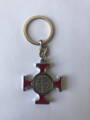 Kľúčenka Benediktínsky kríž  - červený - strieborné lemovanie